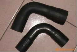 出口汽車(chē)水管、支架及防塵套 河北永康過(guò)濾器科技的專(zhuān)業(yè)橡膠解決方案